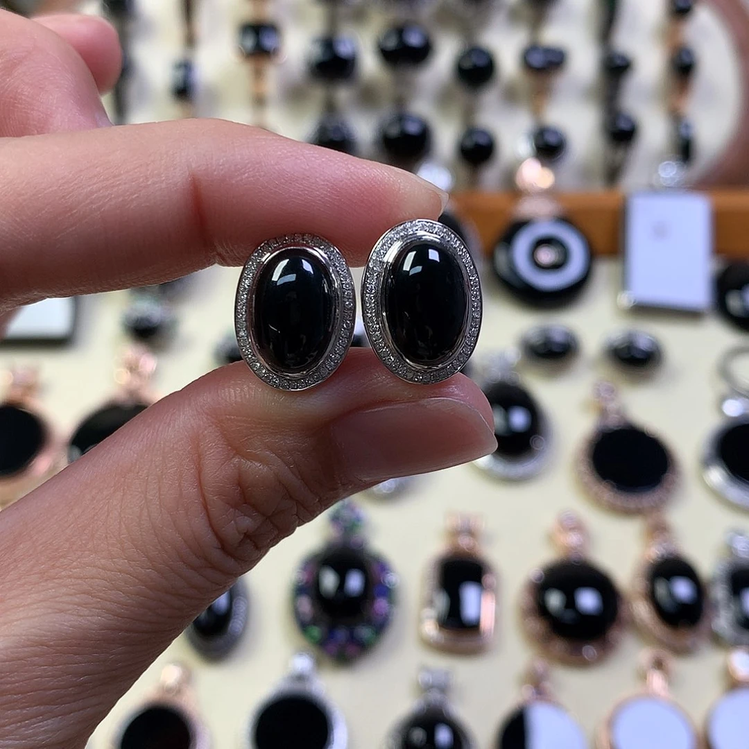 18K金镶嵌翡翠耳环