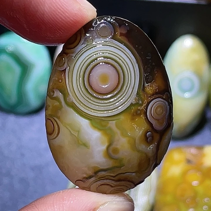 玛瑙/玉髓未镶嵌珠宝奇石