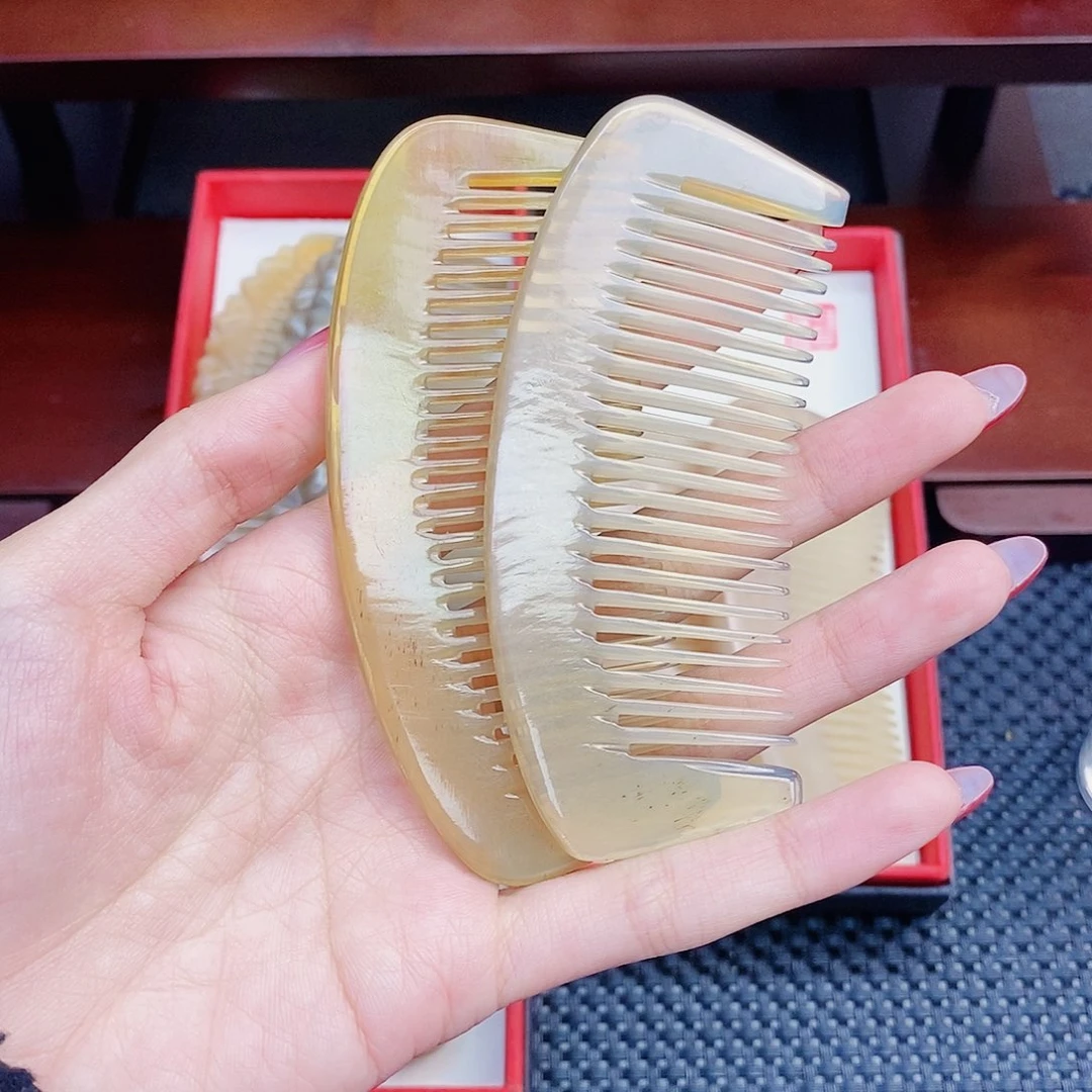 纯手工制作纯牛角梳子
