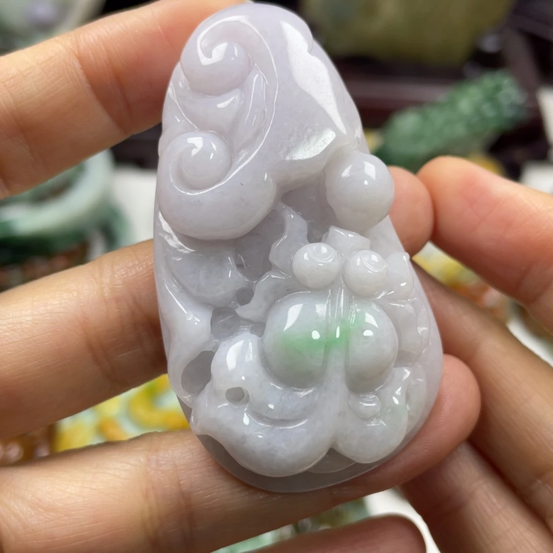 翡翠未镶嵌颈饰牌子