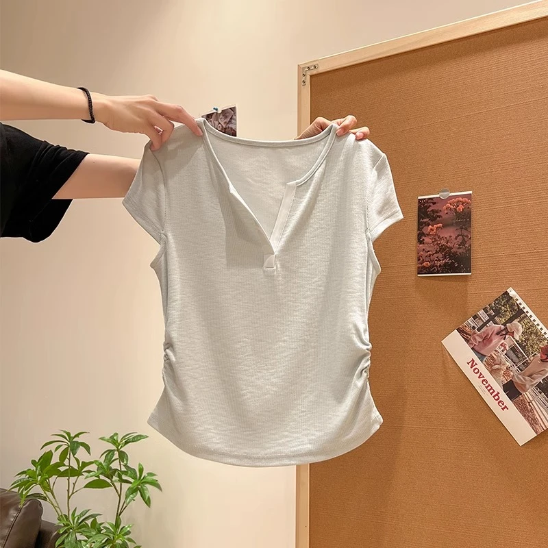 纯欲蓝色正肩短袖t恤女夏季露锁骨小飞袖褶皱收腰短款显瘦v领上衣