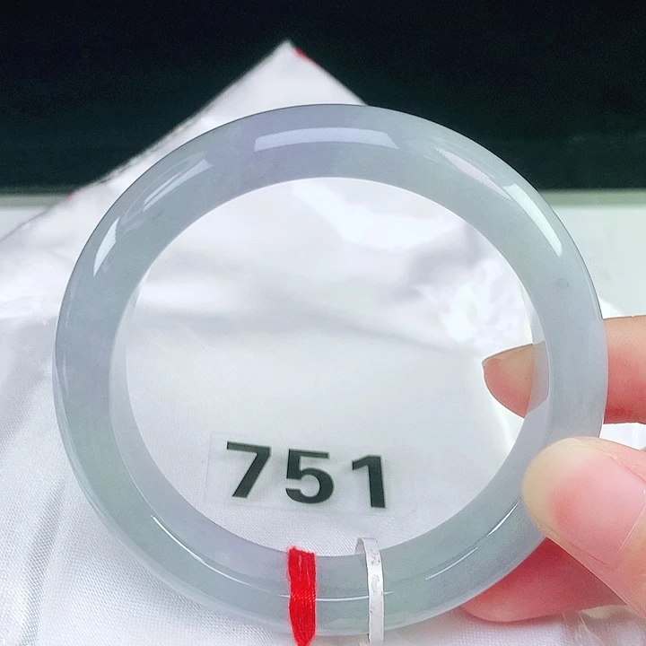 翡翠未镶嵌手镯（圆镯）57.7