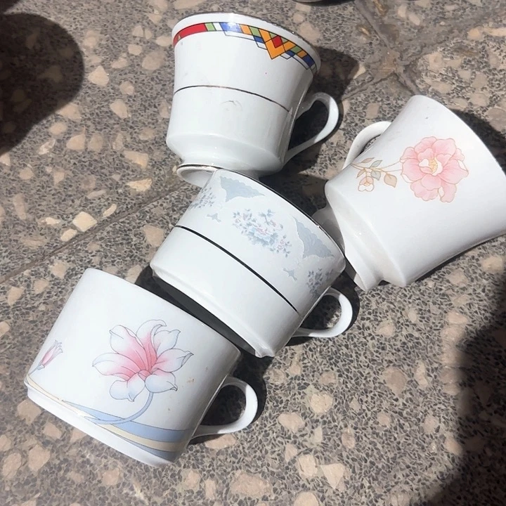 瓷片陶瓷盘子碗啥都有