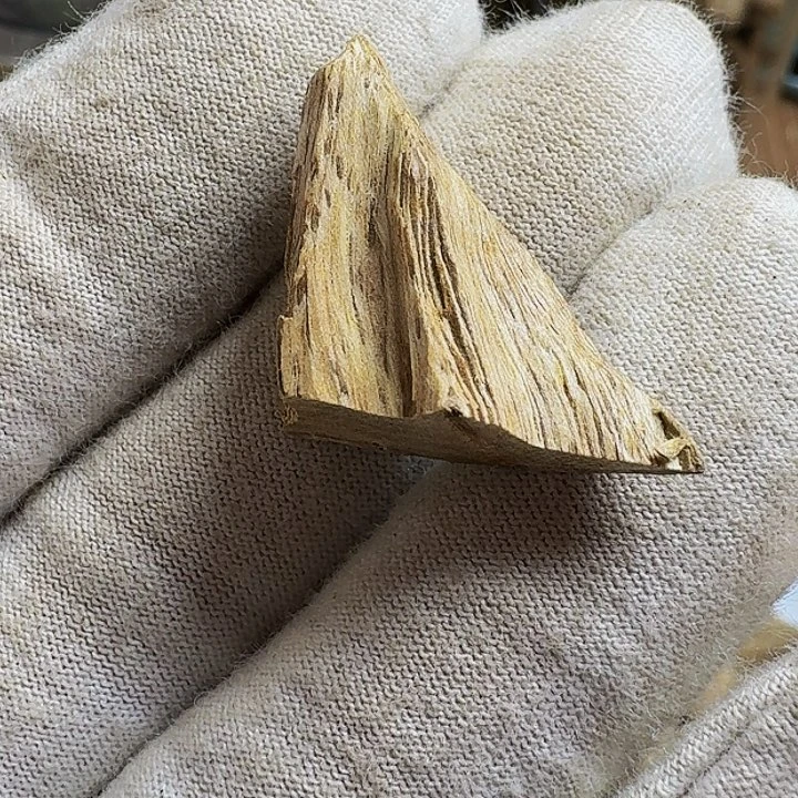 沉香沉香木制品惜*?百年虎斑棋1.38克