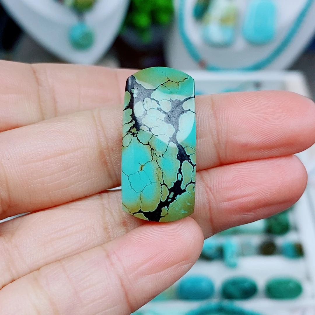 绿松石未镶嵌颈饰