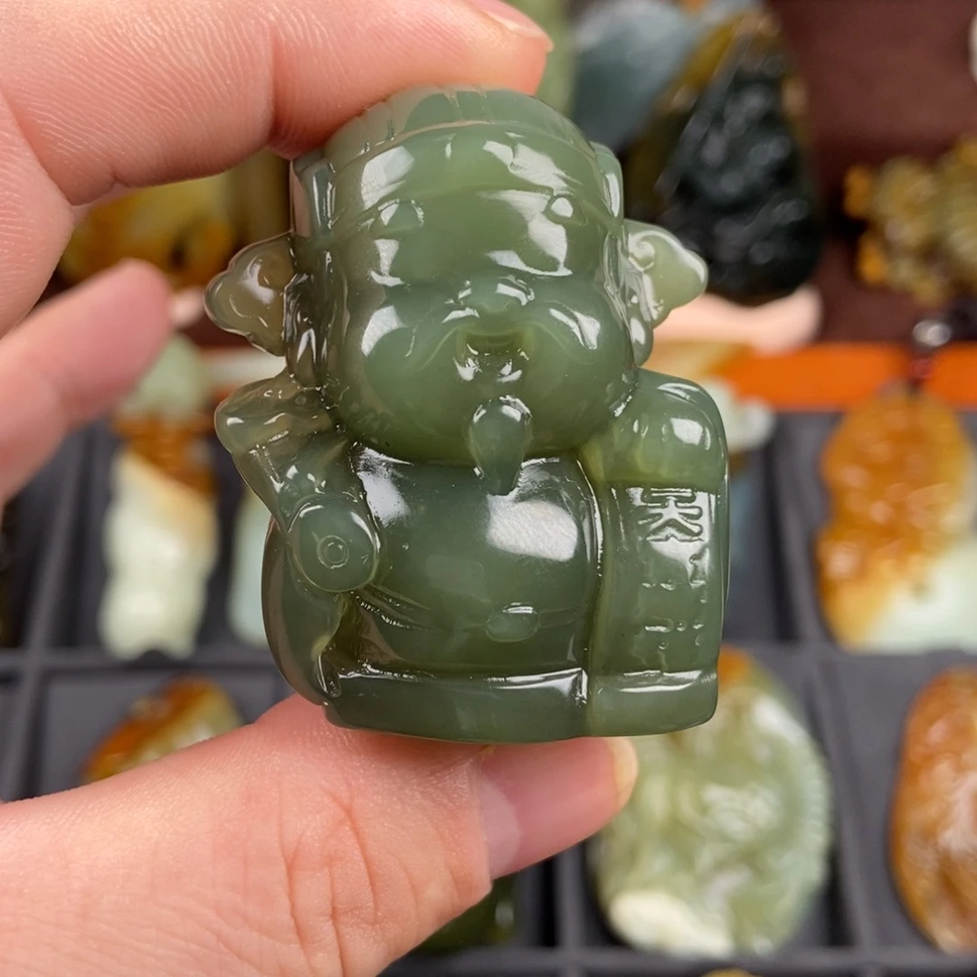 蛇纹石玉挂件未镶嵌
