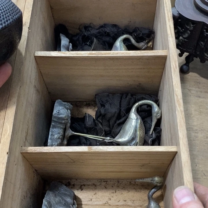 雅***物中古品有微瑕，谨慎入手