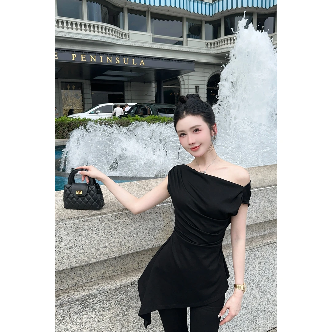 毛妮LADIESFIRST【氛围女神】一字领捏褶收腰衬衫不规则上衣L1904