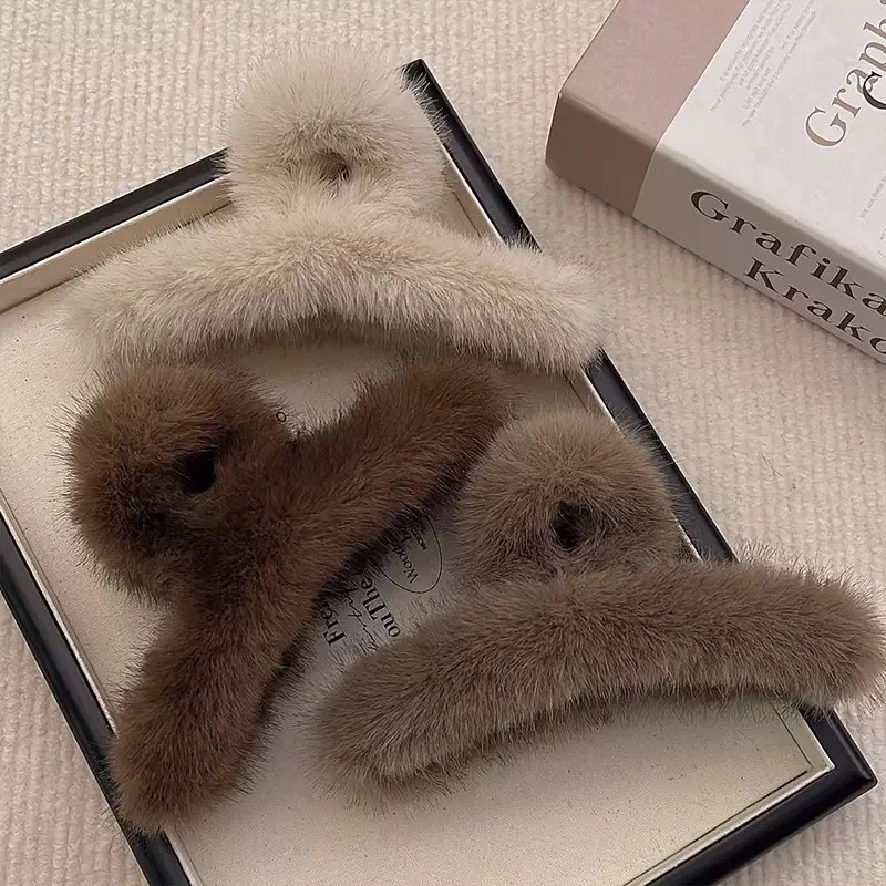 大号毛绒抓夹女新款高级感鲨鱼夹发量多网红发夹后脑勺盘发头饰品