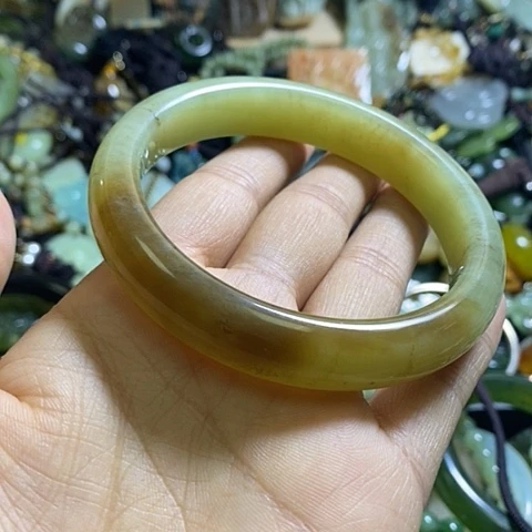 和田玉手镯未镶嵌63口径