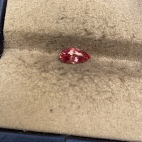 定制尖晶石裸石未镶嵌咖****猫1.5克拉