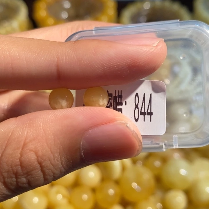 琥珀未镶嵌珠宝奇石844