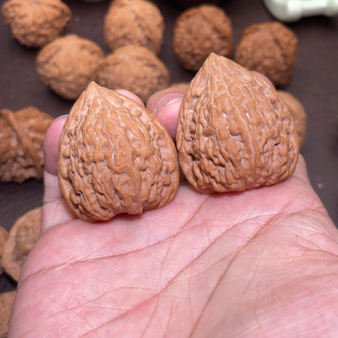 文玩核桃蛇王一抹红35