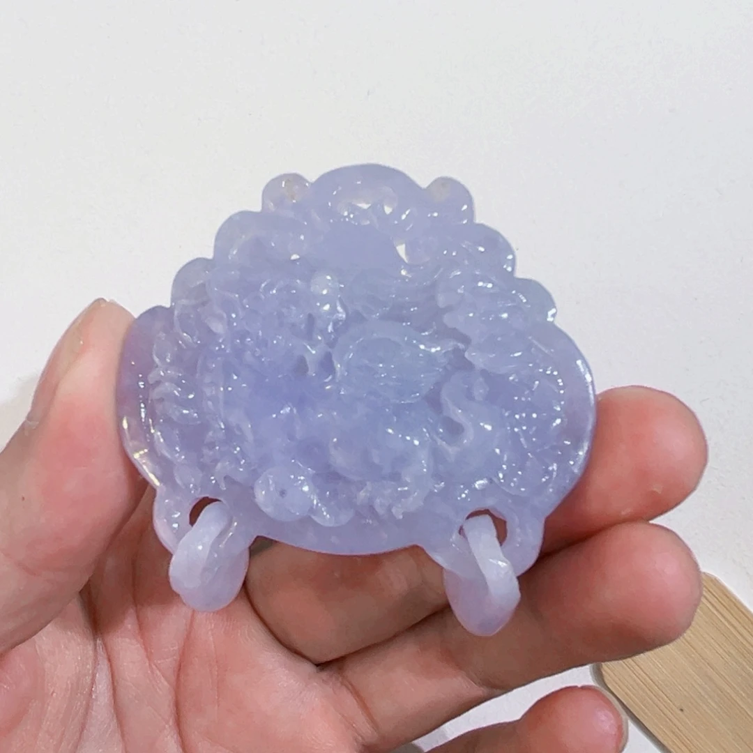 艾***蒂翡翠未镶嵌吊坠(赠链)代编织