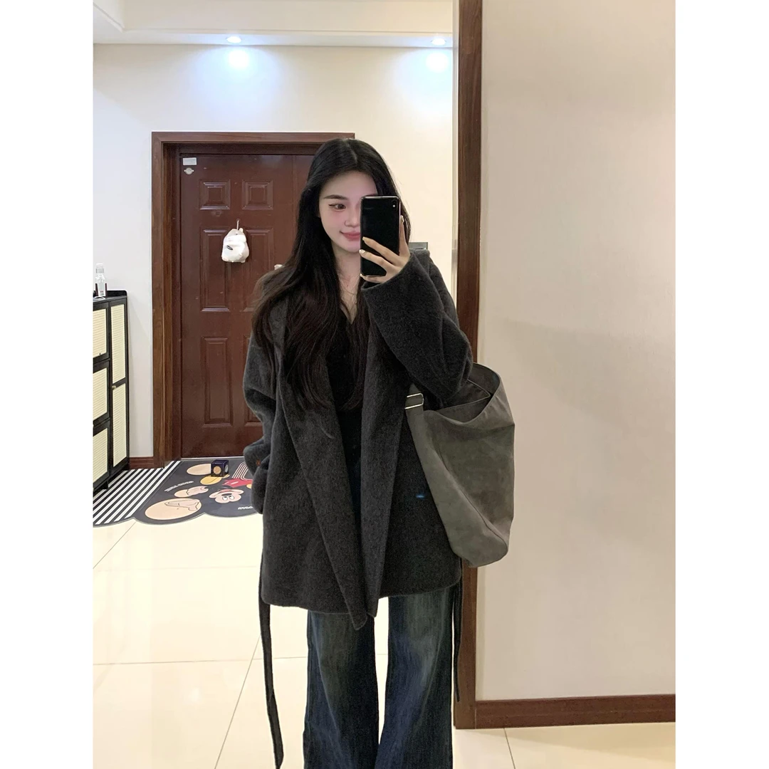 慵懒气质高级感小个子短款呢子外套女2025冬新款宽松连帽毛呢外套