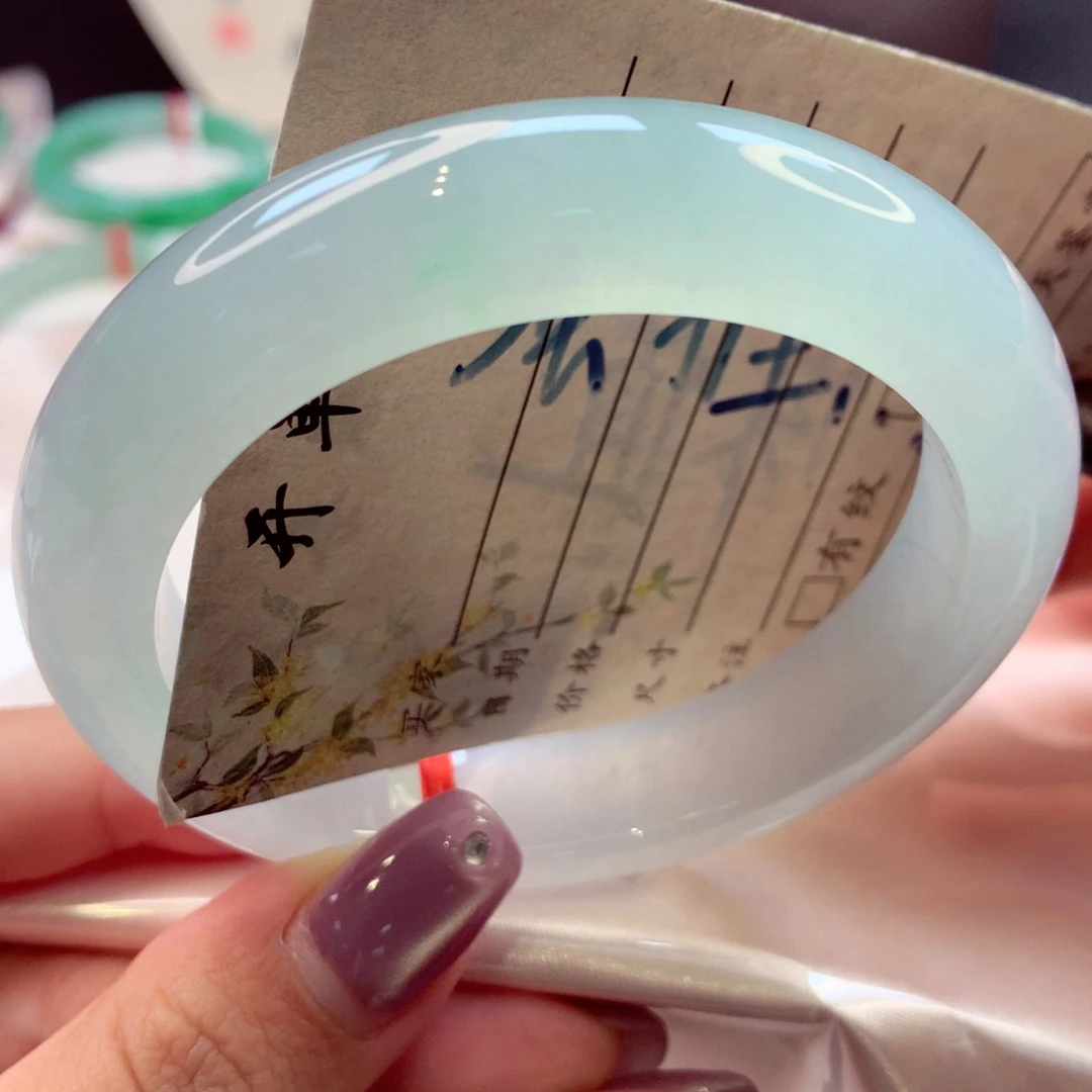 翡翠手镯未镶嵌泥鳅背41号66