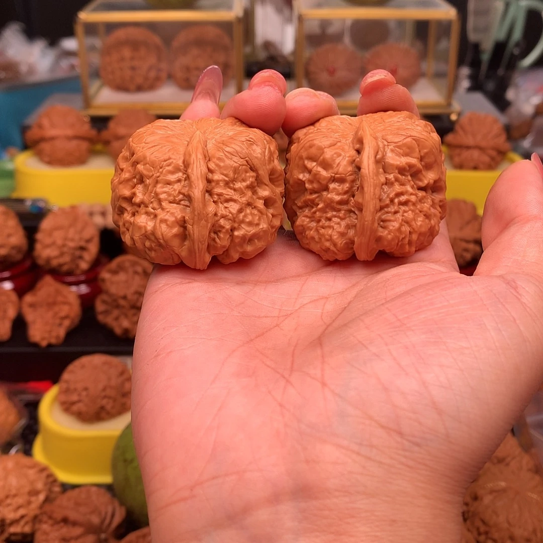 文玩核桃吊坠一根筋