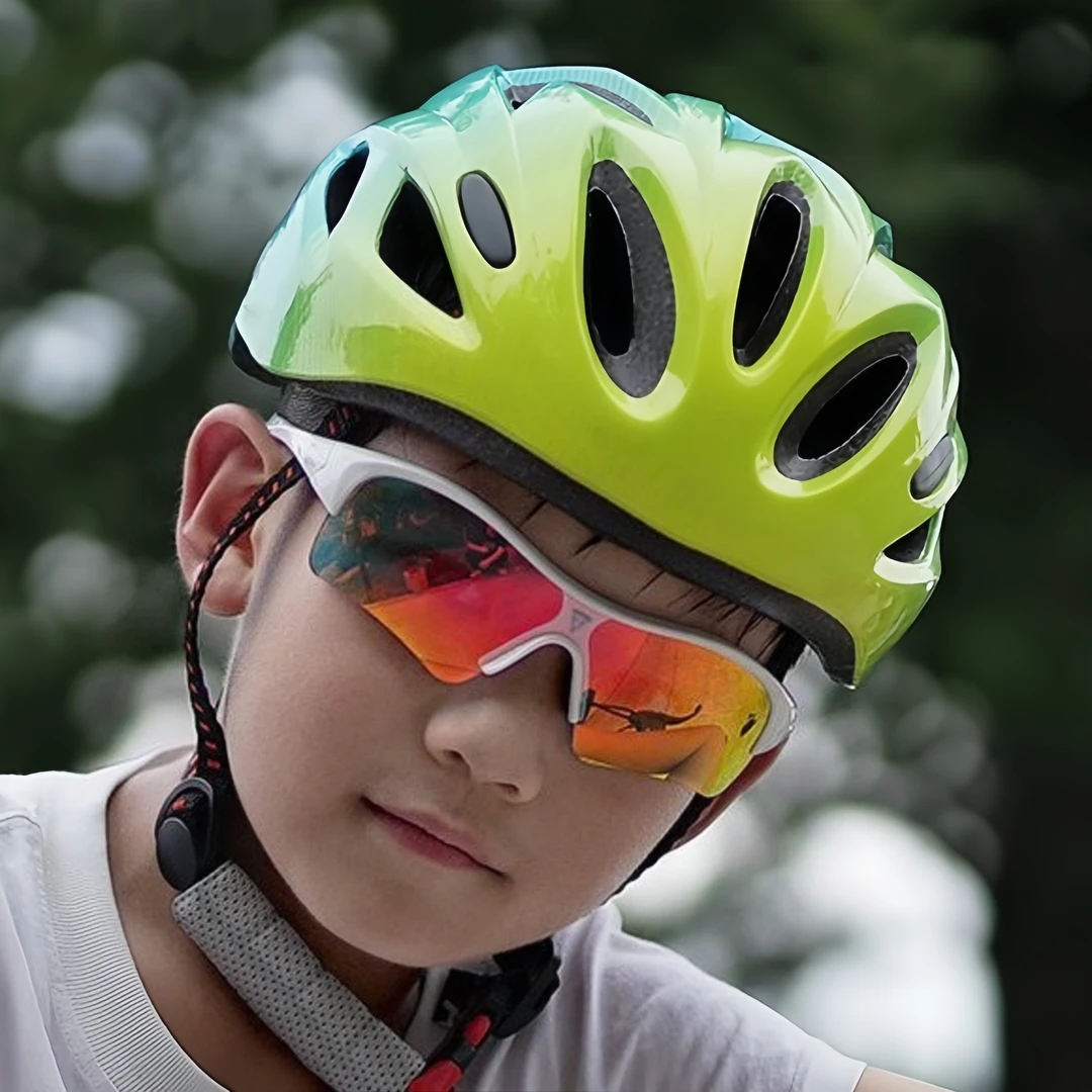 自行车轮滑女孩轻盈透气溜冰保护头盔新款滑板平衡车儿童男安全帽