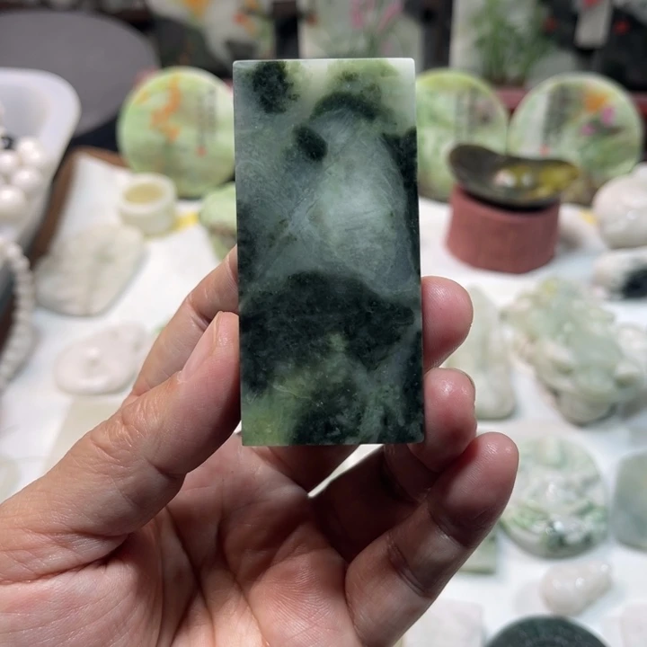 独山玉未镶嵌颈饰