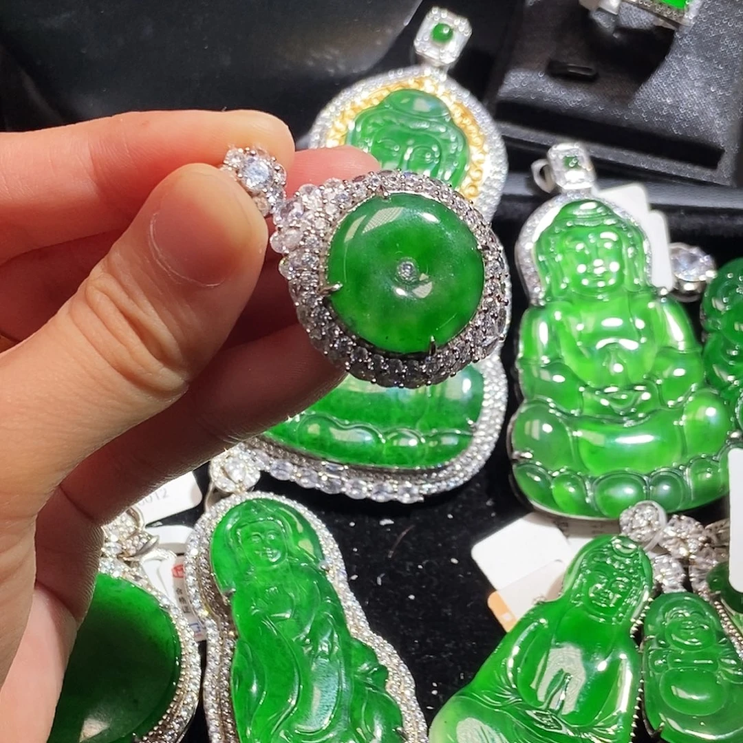 翡翠未镶嵌吊坠(不含链)