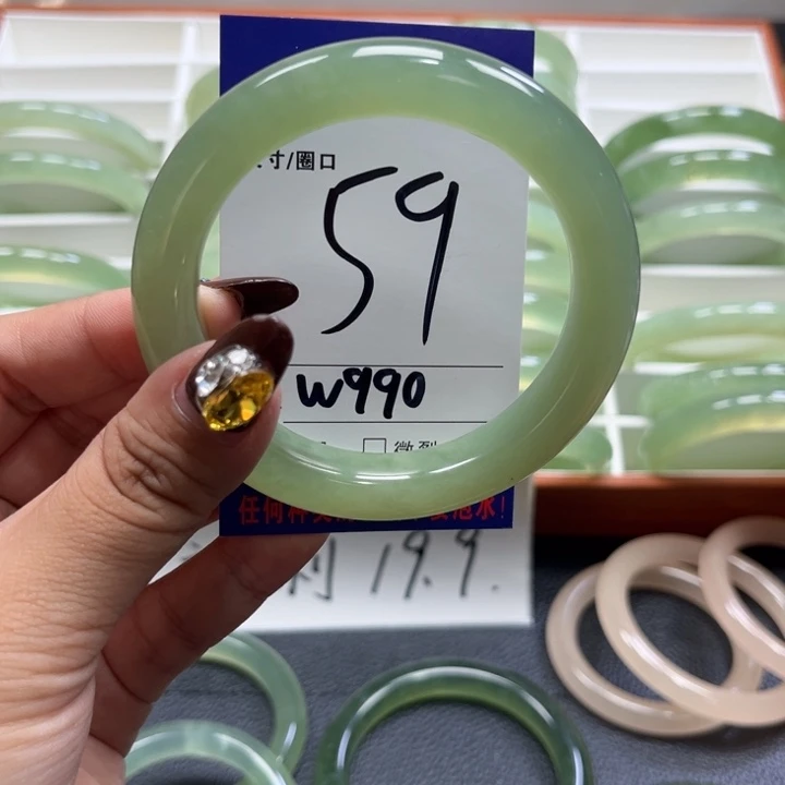 山***计蛇纹石玉未镶嵌手镯