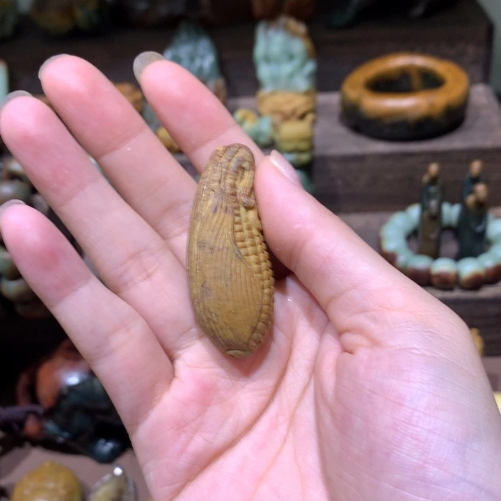 岫岩河磨玉（透闪石质玉）未镶嵌挂件