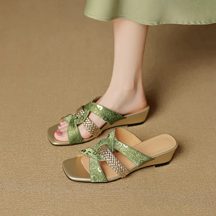 国风新中式编织方头一字拖鞋女巨好看坡跟露趾夏天外穿绝美凉拖鞋