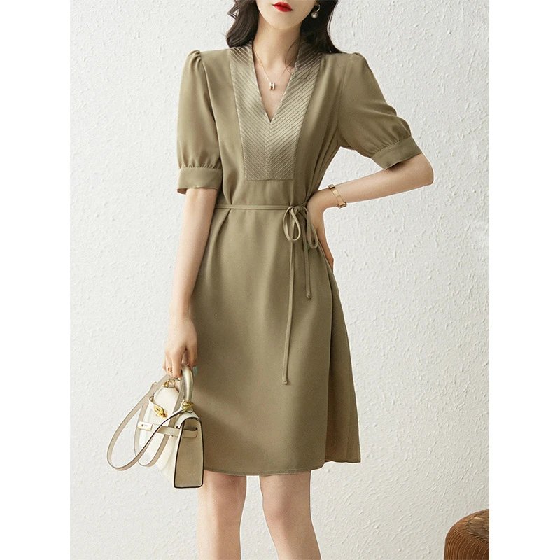 设计感醋酯连衣裙2025夏季新款女装V领泡泡袖+系带中长款时尚裙子