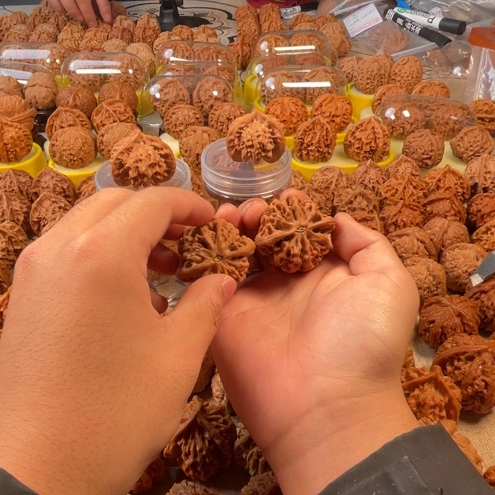 满***山吊坠文玩核桃秦闷全品