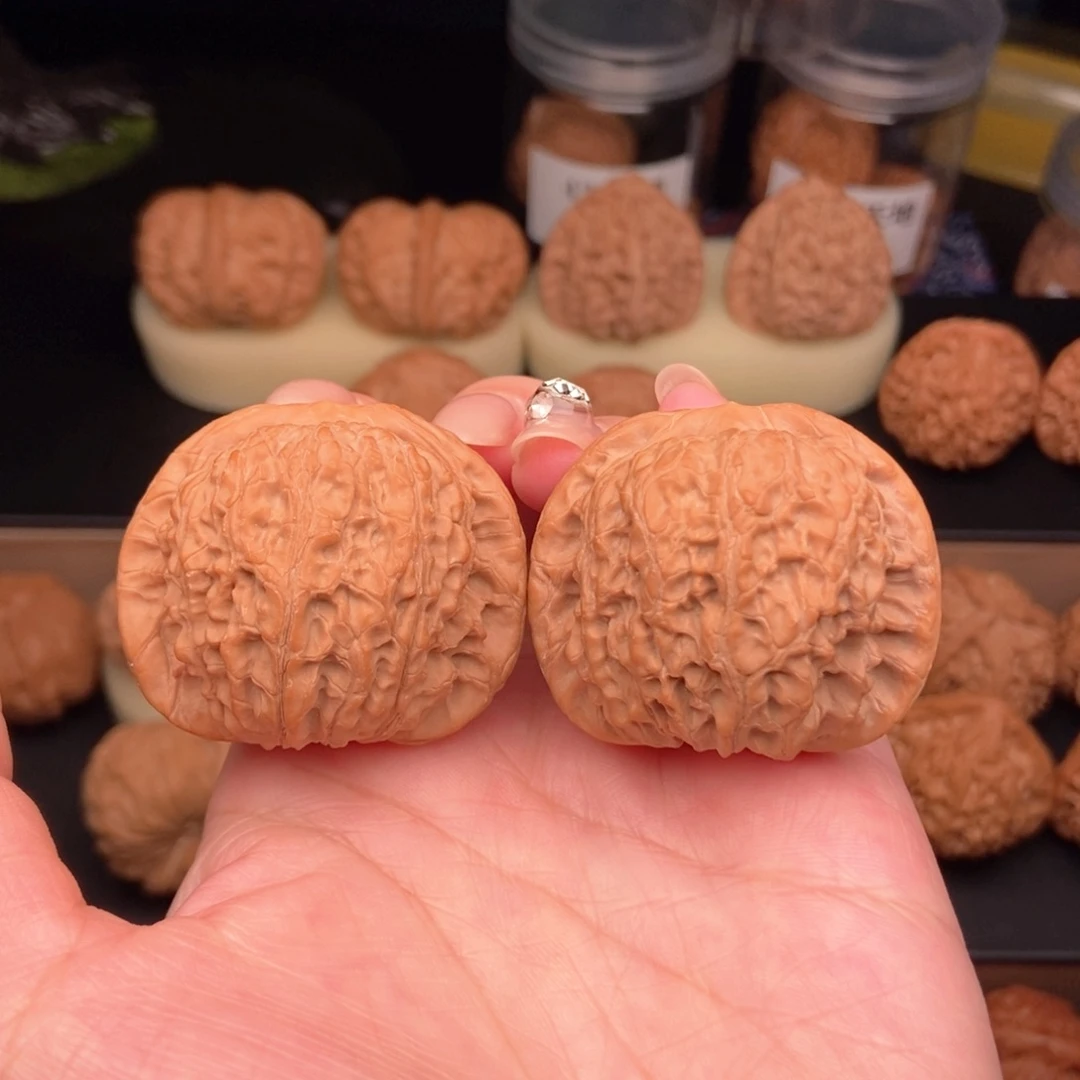 吊坠文玩核桃42.5血麒麟