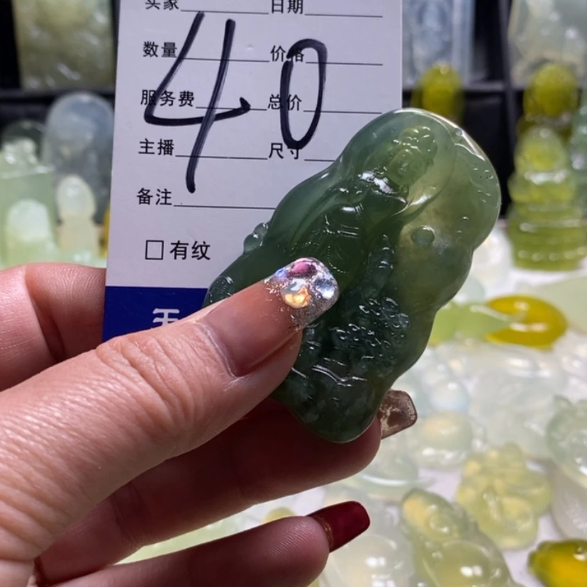 【闪购商品】蛇纹石玉颈饰合金我****?