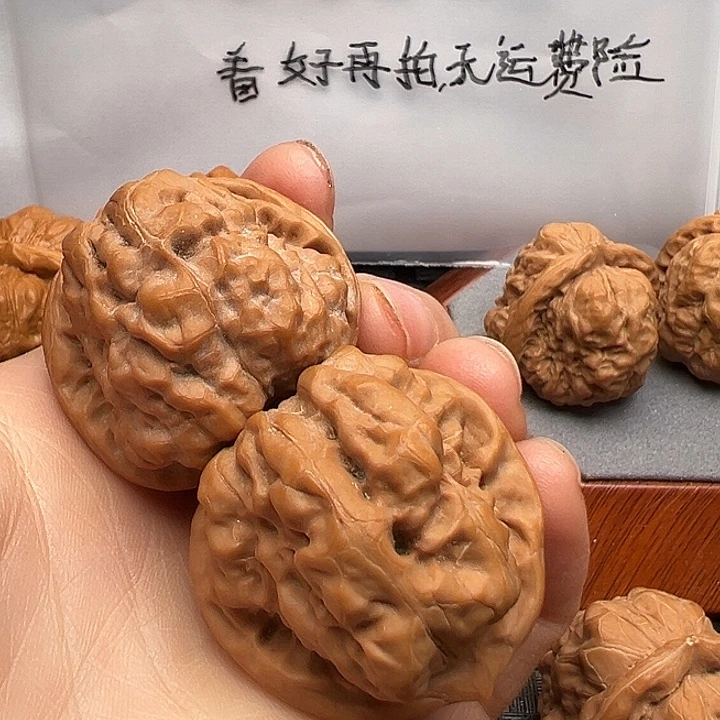 之***光吊坠文玩核桃蛤蟆