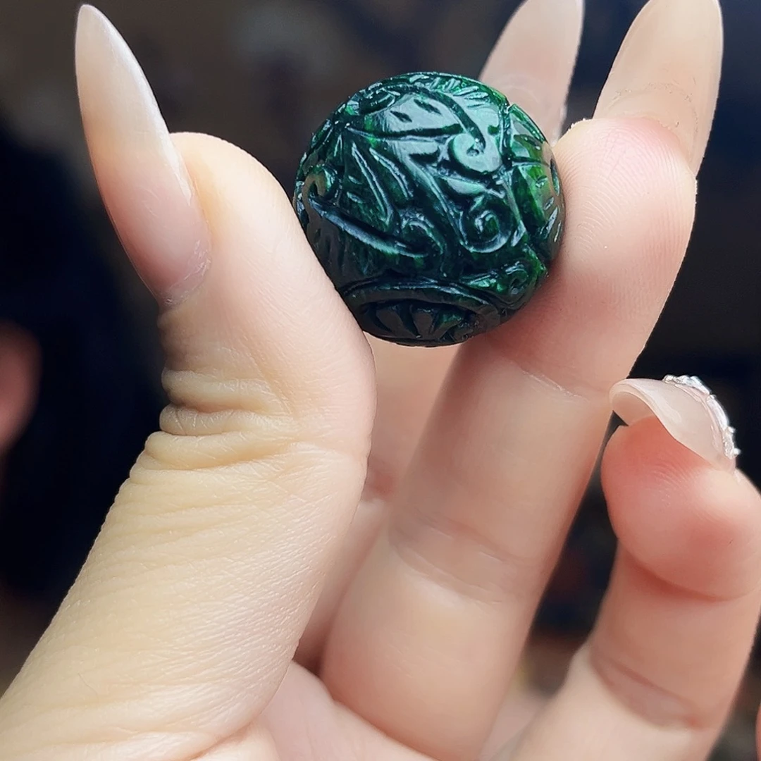 翡翠未镶嵌颈饰吊坠