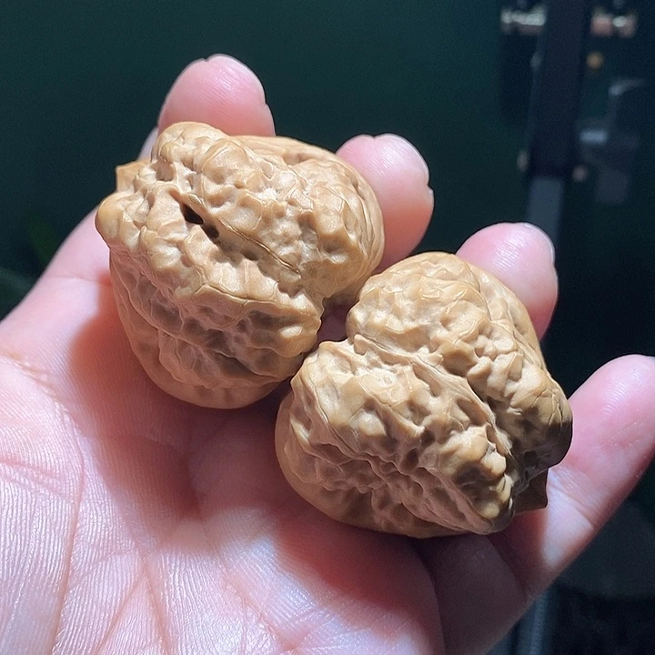 把件文玩核桃43边46肚三角箭毒蛙