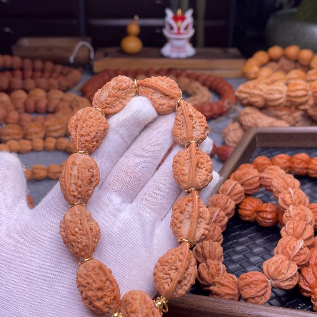 快***岁文玩核桃吊坠秋子