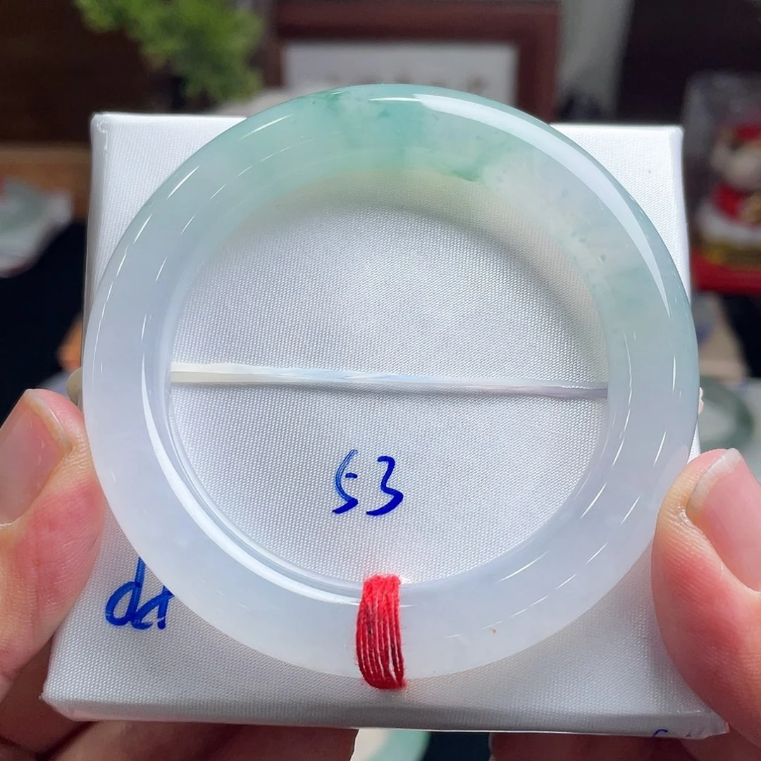 翡翠手镯未镶嵌53圆条