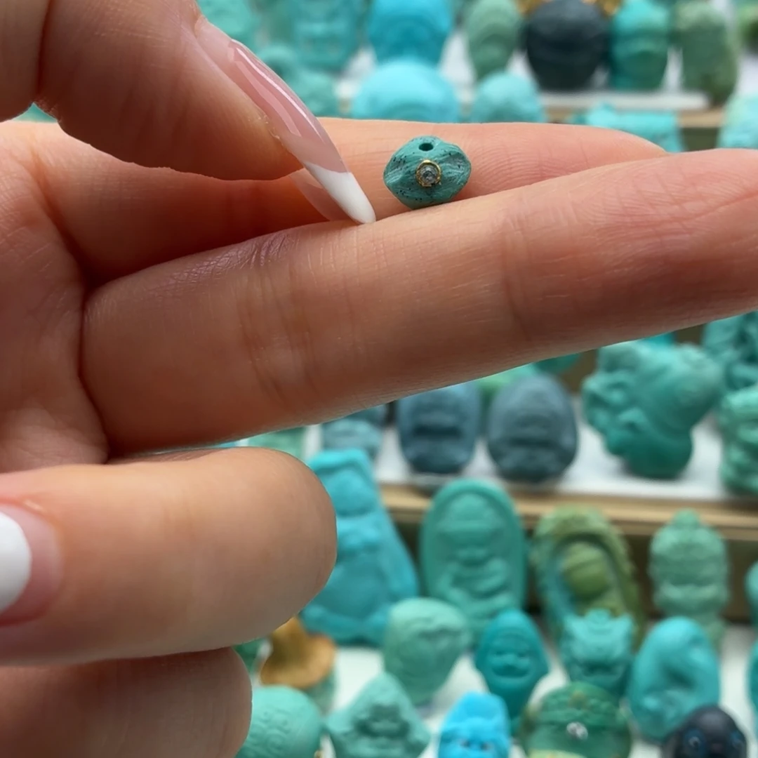 开***元绿松石未镶嵌饰品