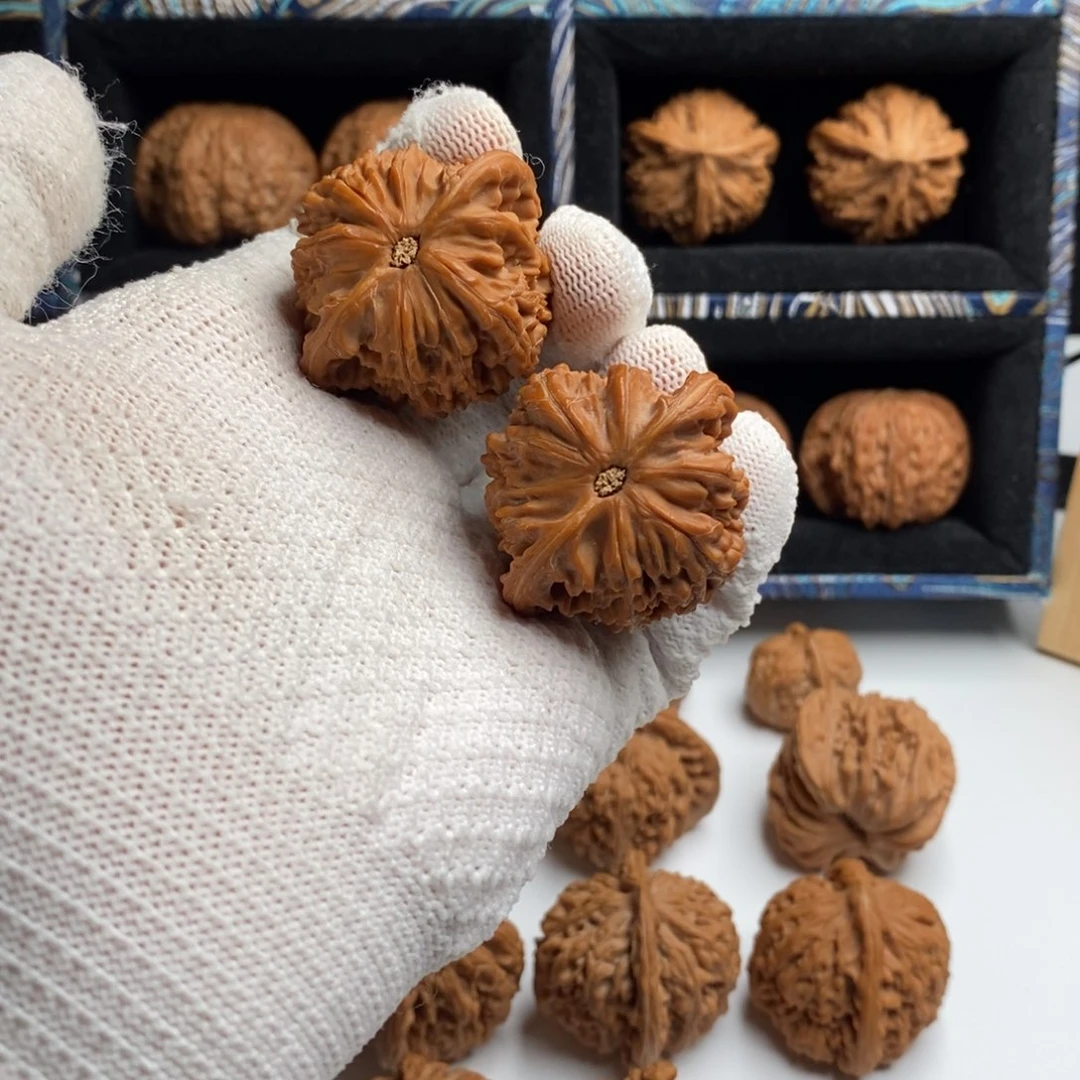 ****文玩核桃吊坠山地磨