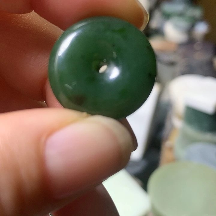 颈饰未镶嵌和田玉（糖玉）