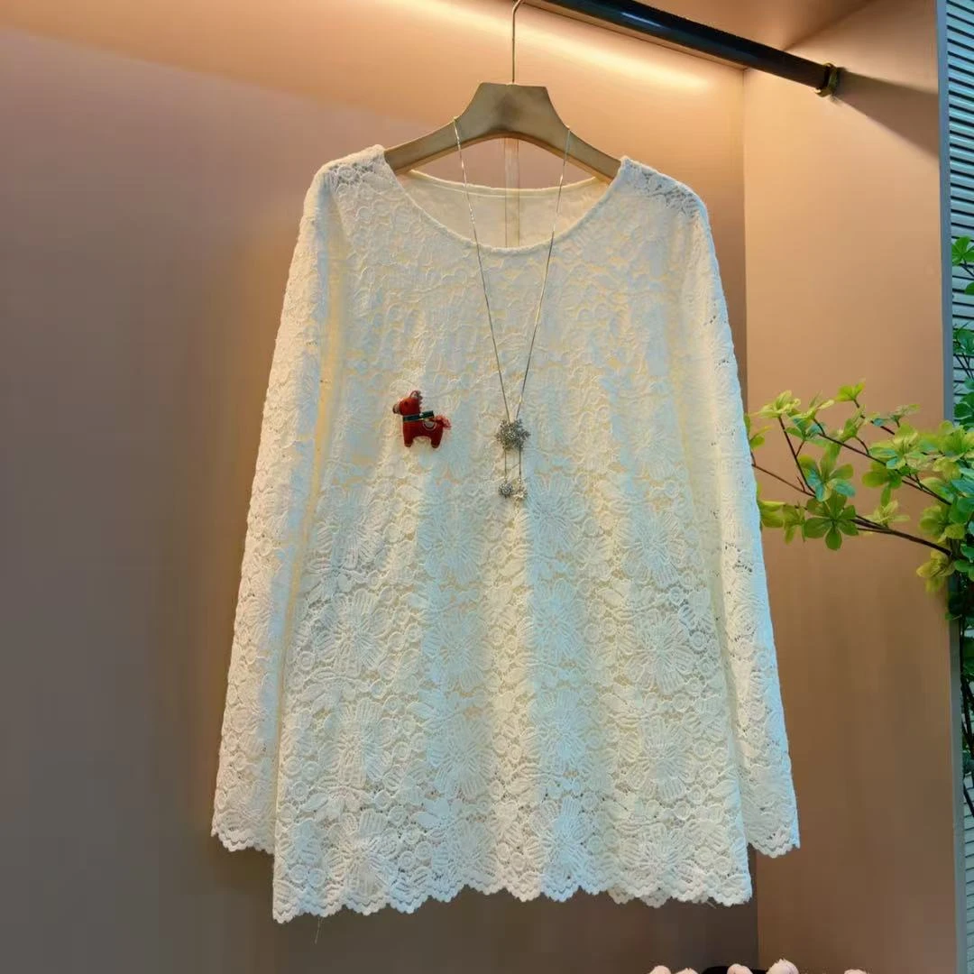 新款时尚洋气蕾丝镂空盘扣圆领长袖显瘦百搭上衣（衣长70左右
