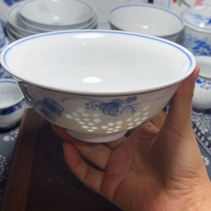 陶瓷青花玲珑6寸葡萄面碗