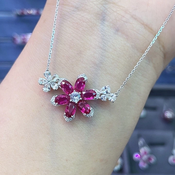 颈饰18K金镶嵌红宝石2克拉无烧红宝石