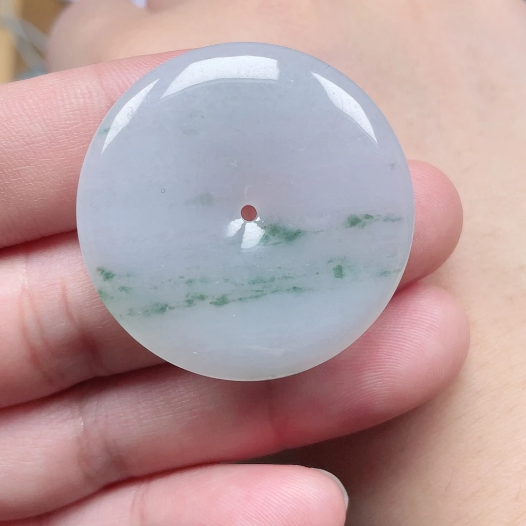 翡翠未镶嵌颈饰平安扣