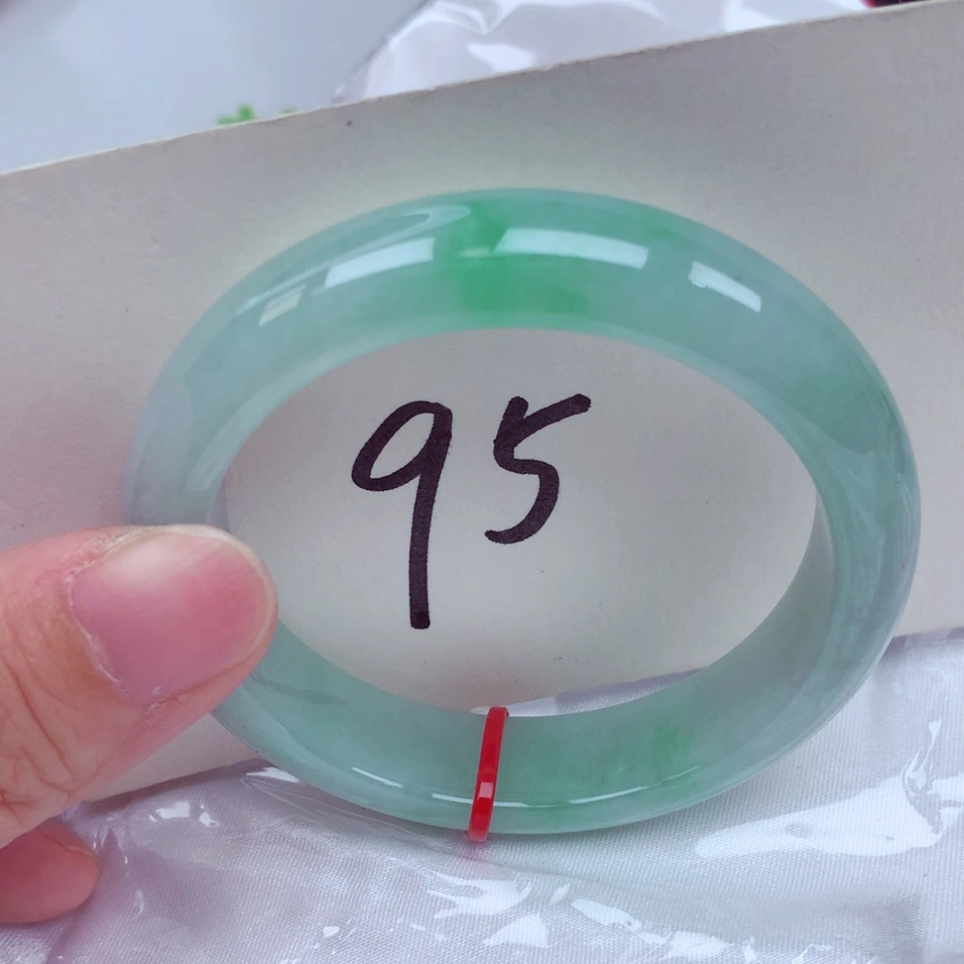 翡翠未镶嵌手镯翡翠