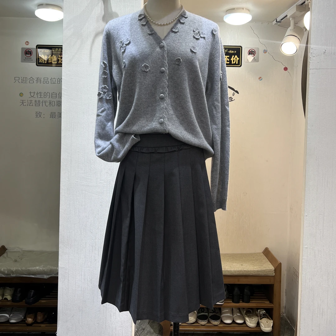 女厚款常规款圆领植物花卉羊绒衫秋冬女士灰色针织0905