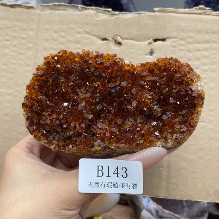 秀***儿大型摆件（非配饰）紫晶未镶嵌