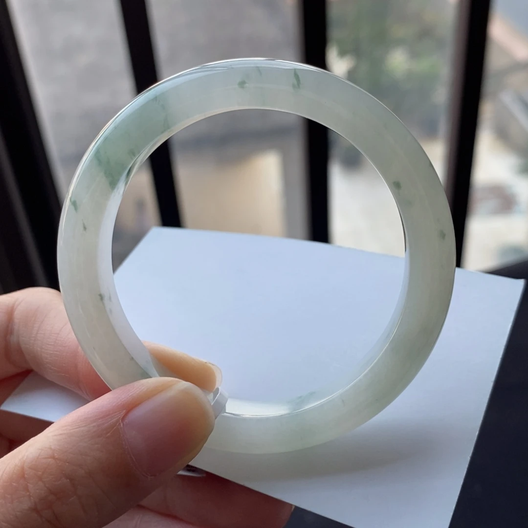 翡翠未镶嵌手镯50.9正圈起光绿飘花