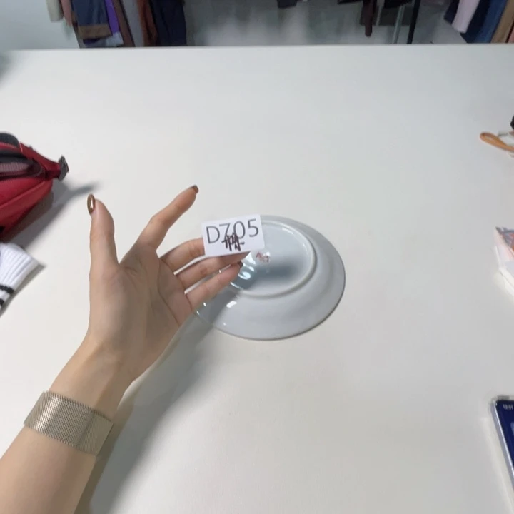 瓷片棕色。。。。。。。。。。。。。。