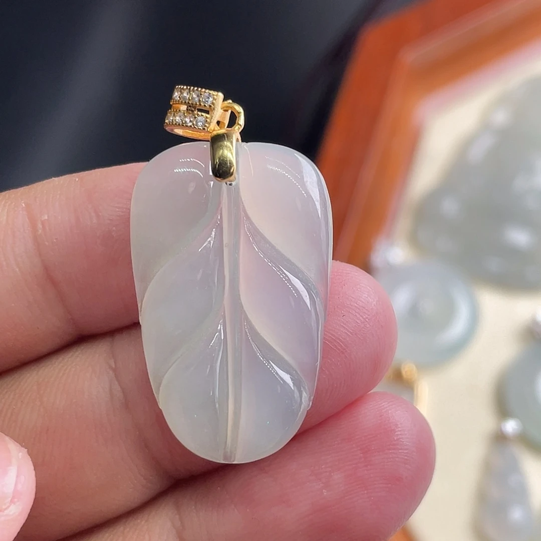 李***子翡翠银S925镶嵌颈饰5888888888