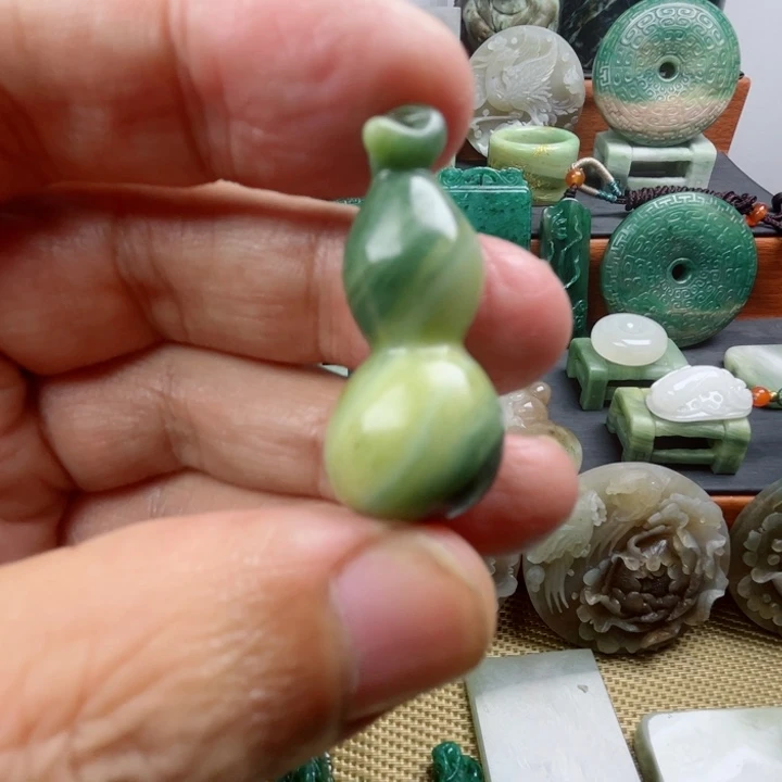 独山玉未镶嵌珠宝半成品
